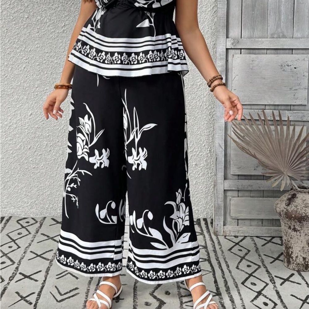 Black and White Floral Women's Pants